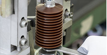 針對斷路器特殊結構